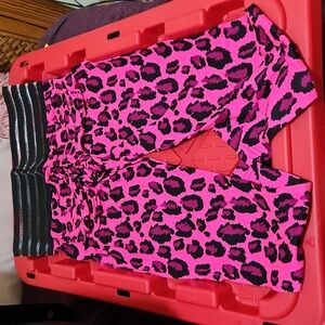 CUTE❤️BOTTY LEGGINGS NEON PINK!